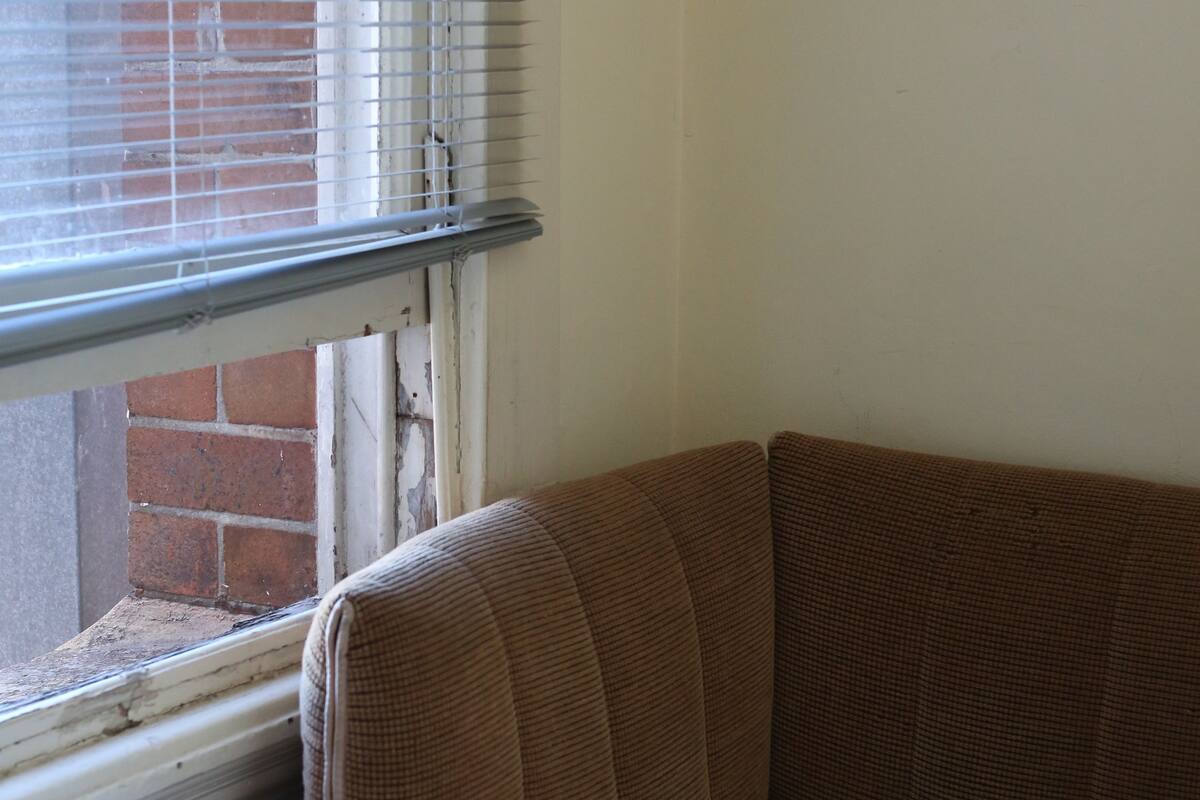 Standard Single Room | Desk, iron/ironing board (on request), cribs (free), WiFi (surcharge)