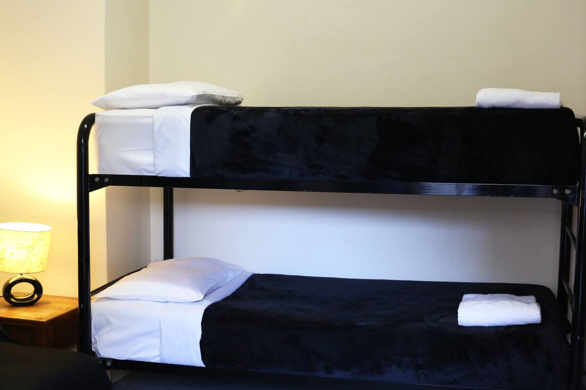 Twin Room | Desk, iron/ironing board (on request), cribs (free), WiFi (surcharge)
