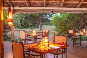 Free daily full breakfast - Leopard Walk Lodge (Hluhluwe)