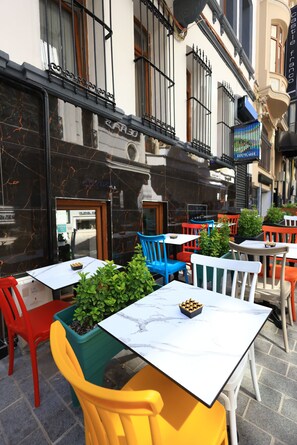 Front of property - Hotel New House (Istanbul)