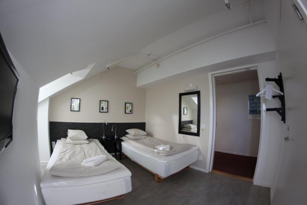 Escrivaninha, quartos à prova de som, ferros/tábuas de passar roupa