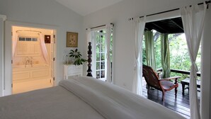 Room - The Landing (Dunmore Town)