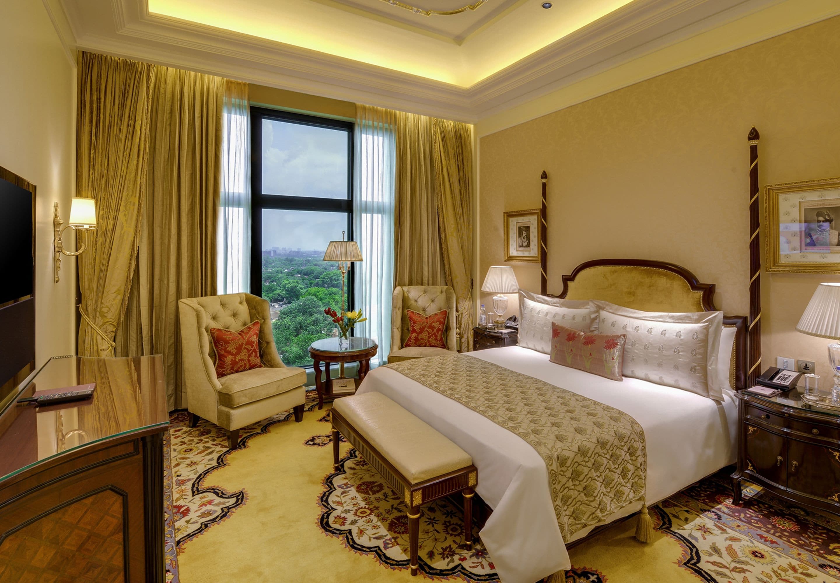 Royal Suite with Pool | Egyptian cotton sheets, premium bedding, down comforters