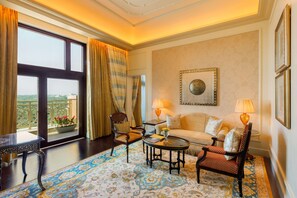 Luxury Suite, Balcony