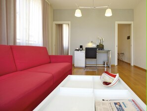 Daunenbettdecken, Zimmersafe, Schreibtisch, schallisolierte Zimmer