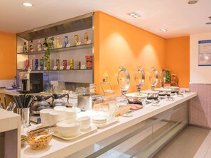 Se sirve desayuno por un coste adicional