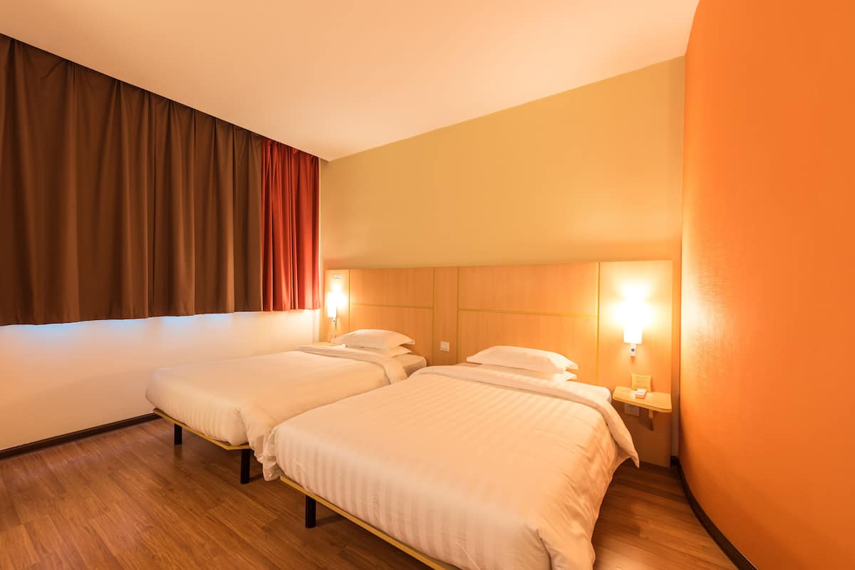 Standard Twin Room, Non Smoking | Desk, iron/ironing board, rollaway beds (surcharge), WiFi (free)