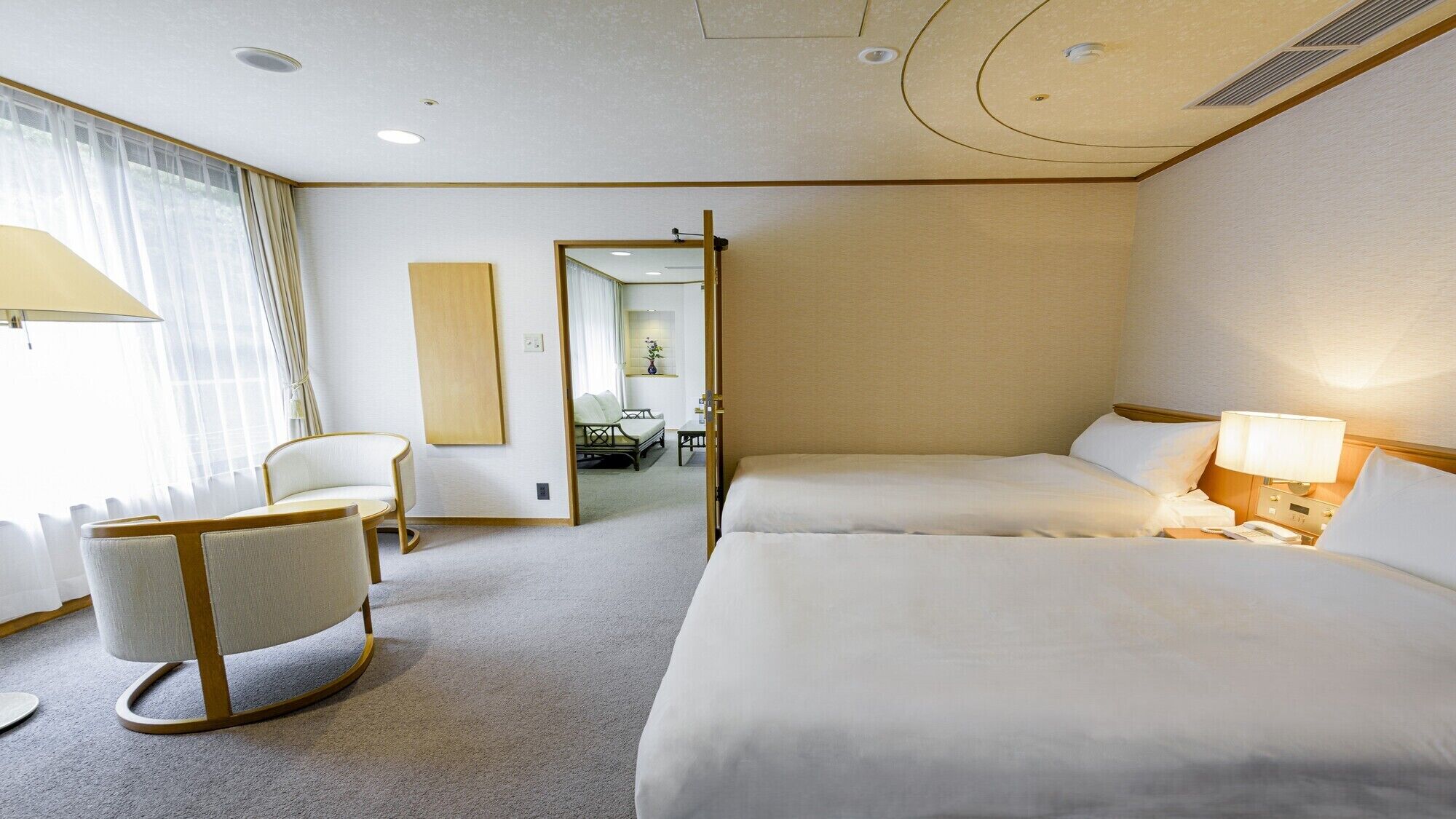 高級寢具、羽絨被、房內夾萬、遮光窗簾/窗簾