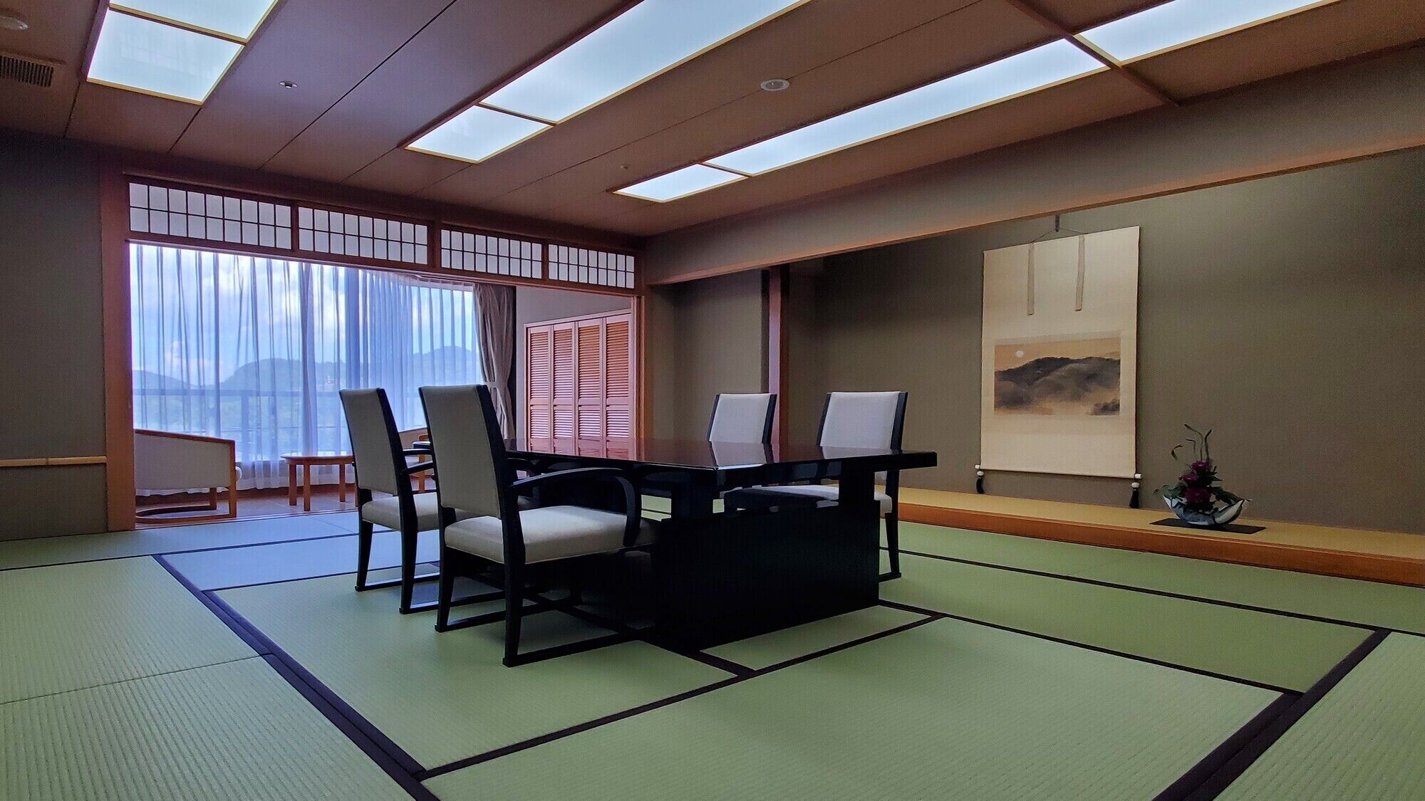 用餐 | 供应早餐、晚餐和早午餐