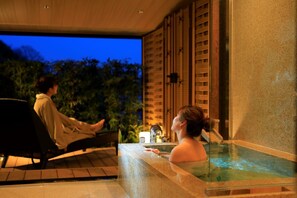 Premium bedding, down duvets, in-room safe, individually decorated - Arima Onsen Kinzan (Kobe)