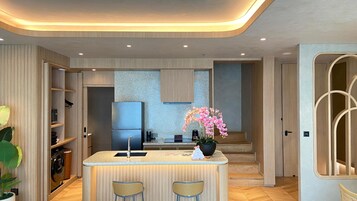 Standard-huvila, 1 keskisuuri parisänky | Oleskelualue | LCD-televisio, DVD-soitin, iPod-telakointiasema