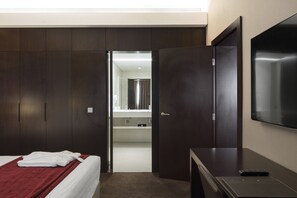 Minibar, in-room safe, desk, blackout drapes