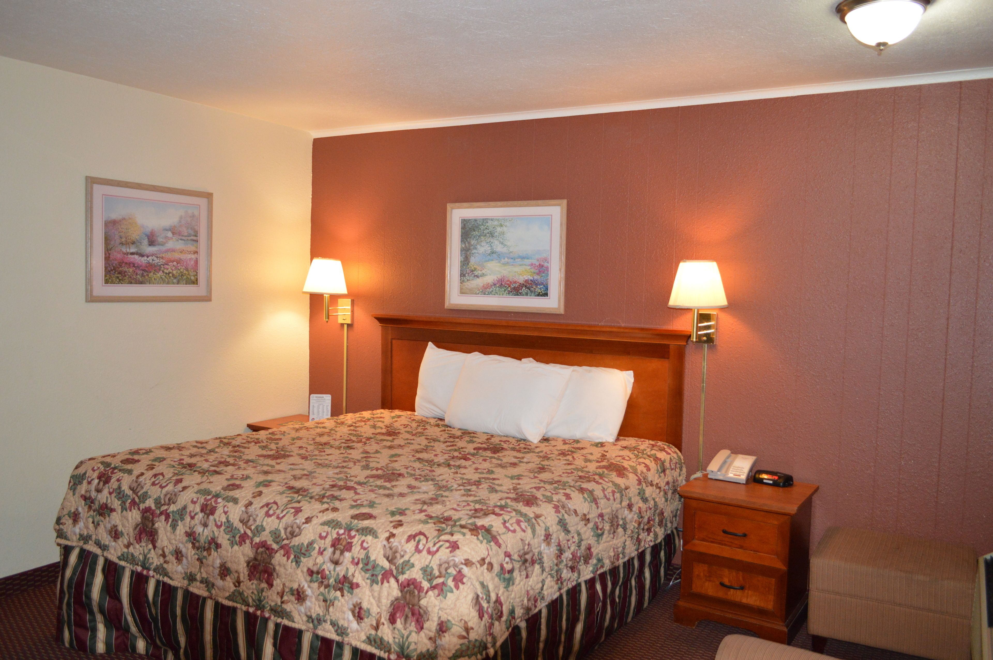 Kamar, 1 Tempat Tidur King | Meja kerja, setrika/meja setrika, dan tempat tidur lipat/tambahan