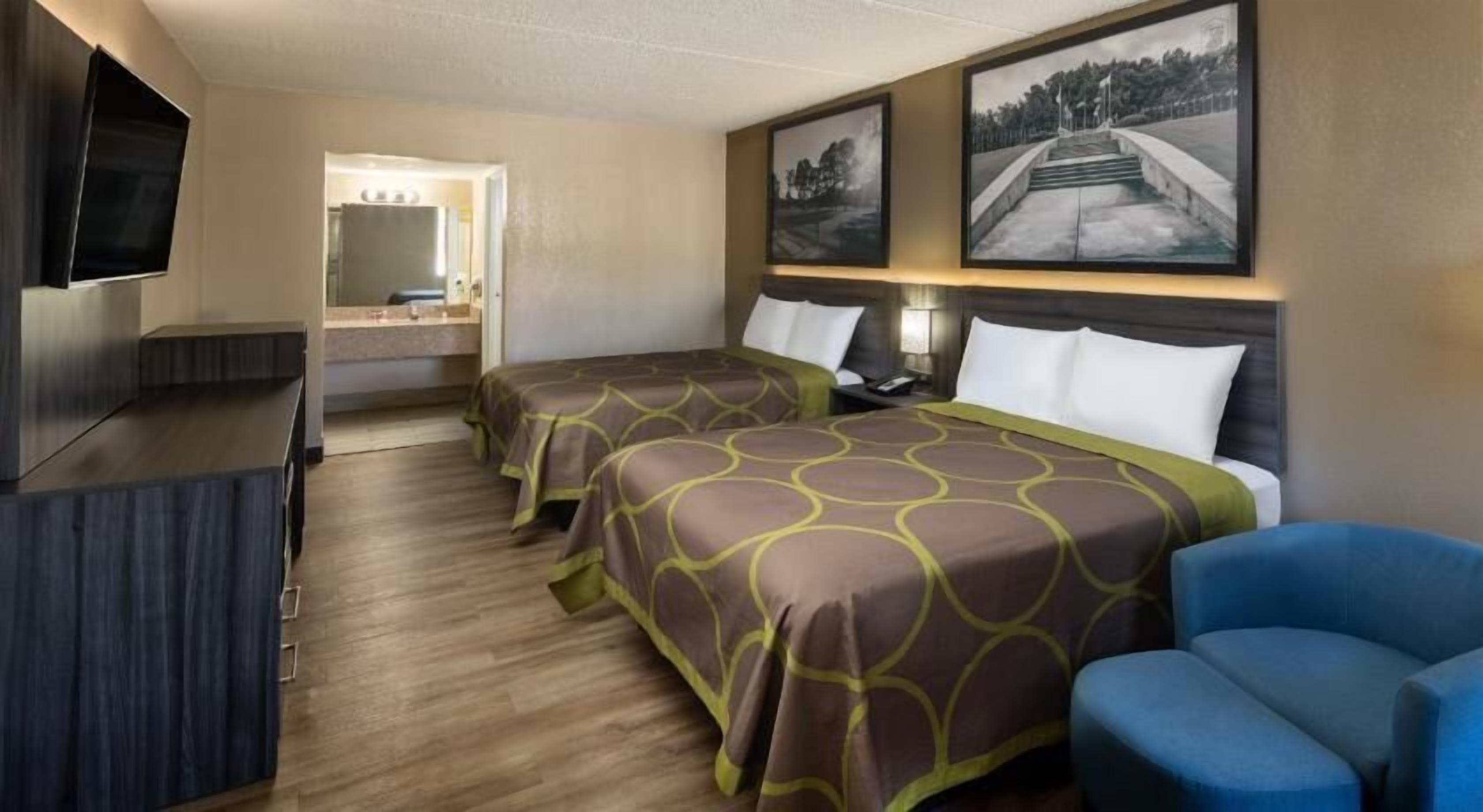Desk, free WiFi, bed sheets, alarm clocks