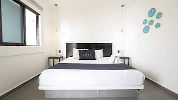 Habitación estándar, 1 cama de matrimonio grande | Escritorio, espacio para trabajar con un portátil, cortinas opacas