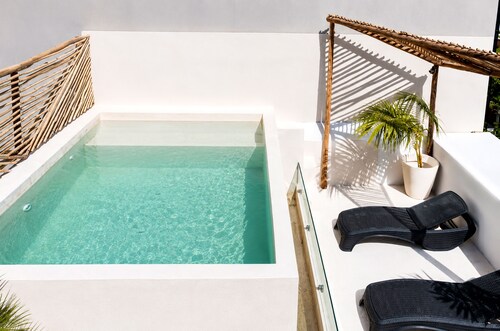 Aruma Suites
