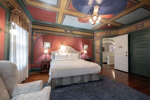 VICTORIAN ROOM (Shared Bathroom) | Sengetøy av topp kvalitet og senger med overmadrass