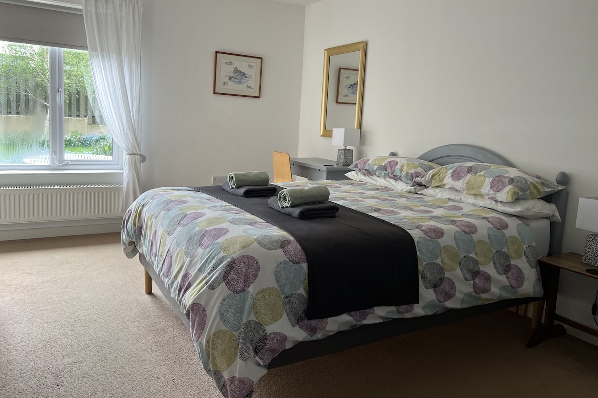 Classic Cottage, 1 King Bed, Garden View (Grove)