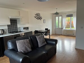 Business Apartment, 1 Double Bed, Garden View