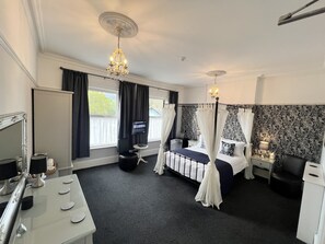 Superior-Doppelzimmer (Four Poster)