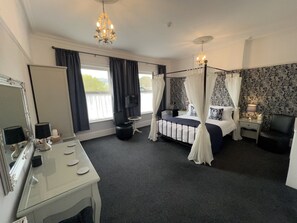 Phòng đôi Superior (Four Poster) | Bàn ủi/dụng cụ ủi quần áo, truy cập Internet không dây miễn phí 