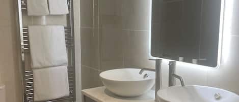 Habitación doble Deluxe, baño en la habitación (Herman Superior ) | Baño