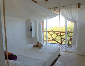 Habitacion Jardin | In-room safe, bed sheets