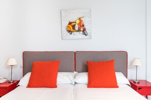 Economy Double Room | Premium bedding, soundproofing, iron/ironing board, free WiFi - Cool Sevilla Hotel (Seville)