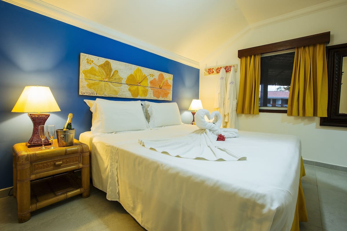 Minibar, in-room safe, individually decorated, individually furnished