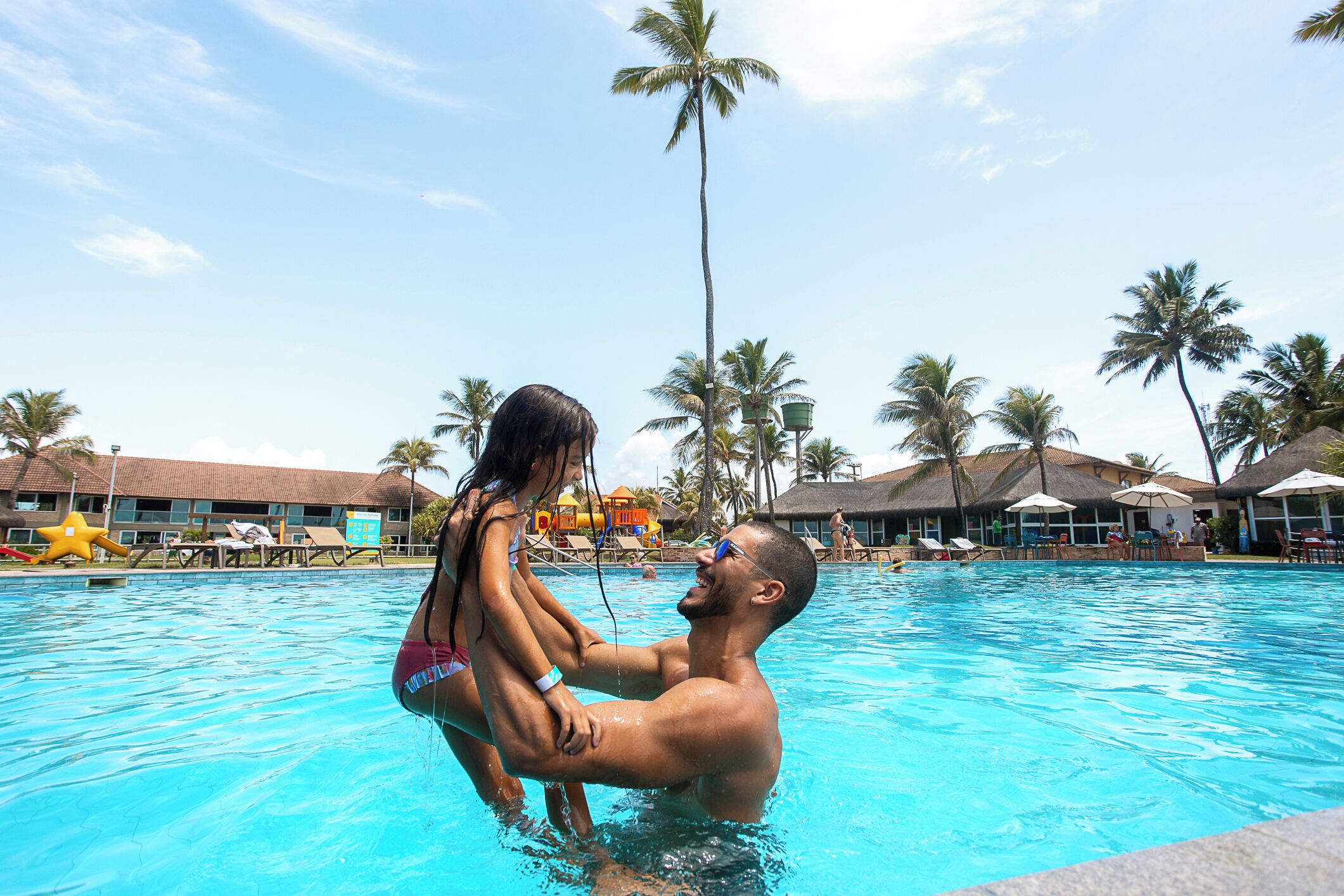 3 piscinas externas, guarda-sóis, espreguiçadeiras