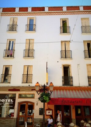 Front of property - Hôtel Le Centre (Le Boulou)
