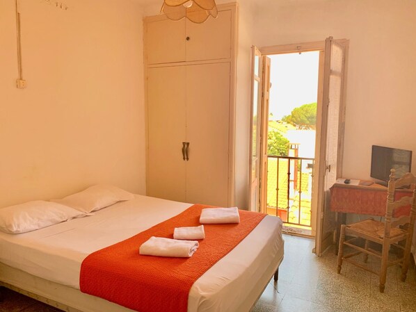 Rollaway beds, free WiFi