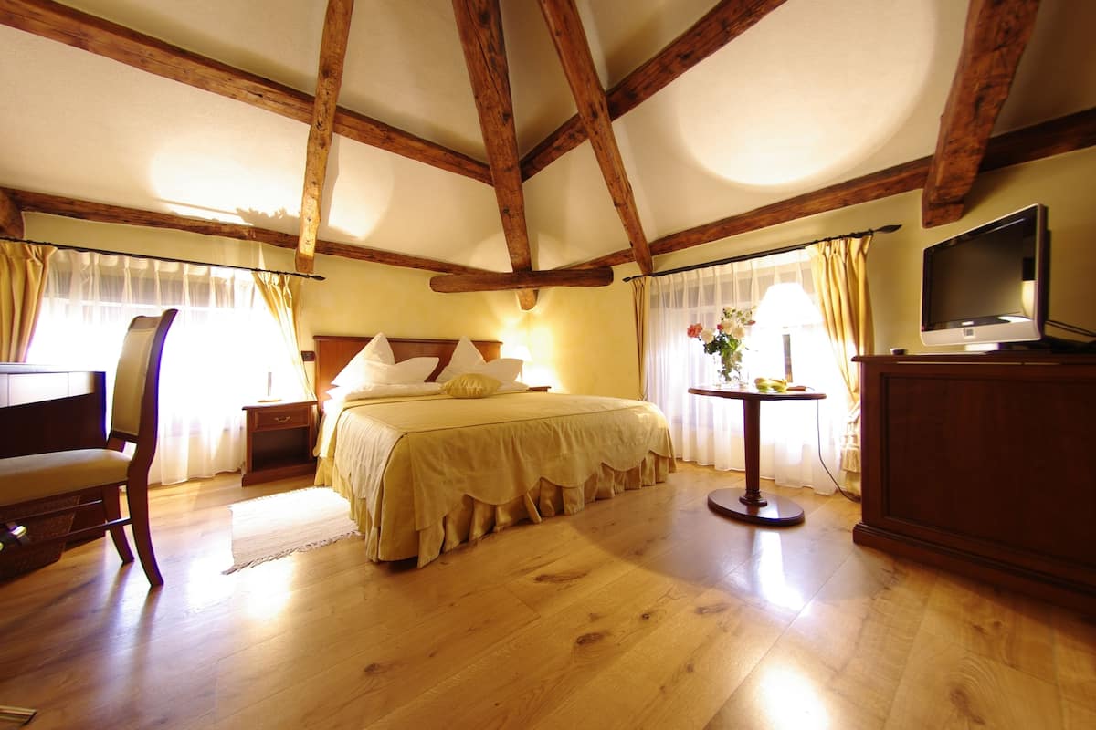 1 bedroom, minibar, in-room safe, individually decorated