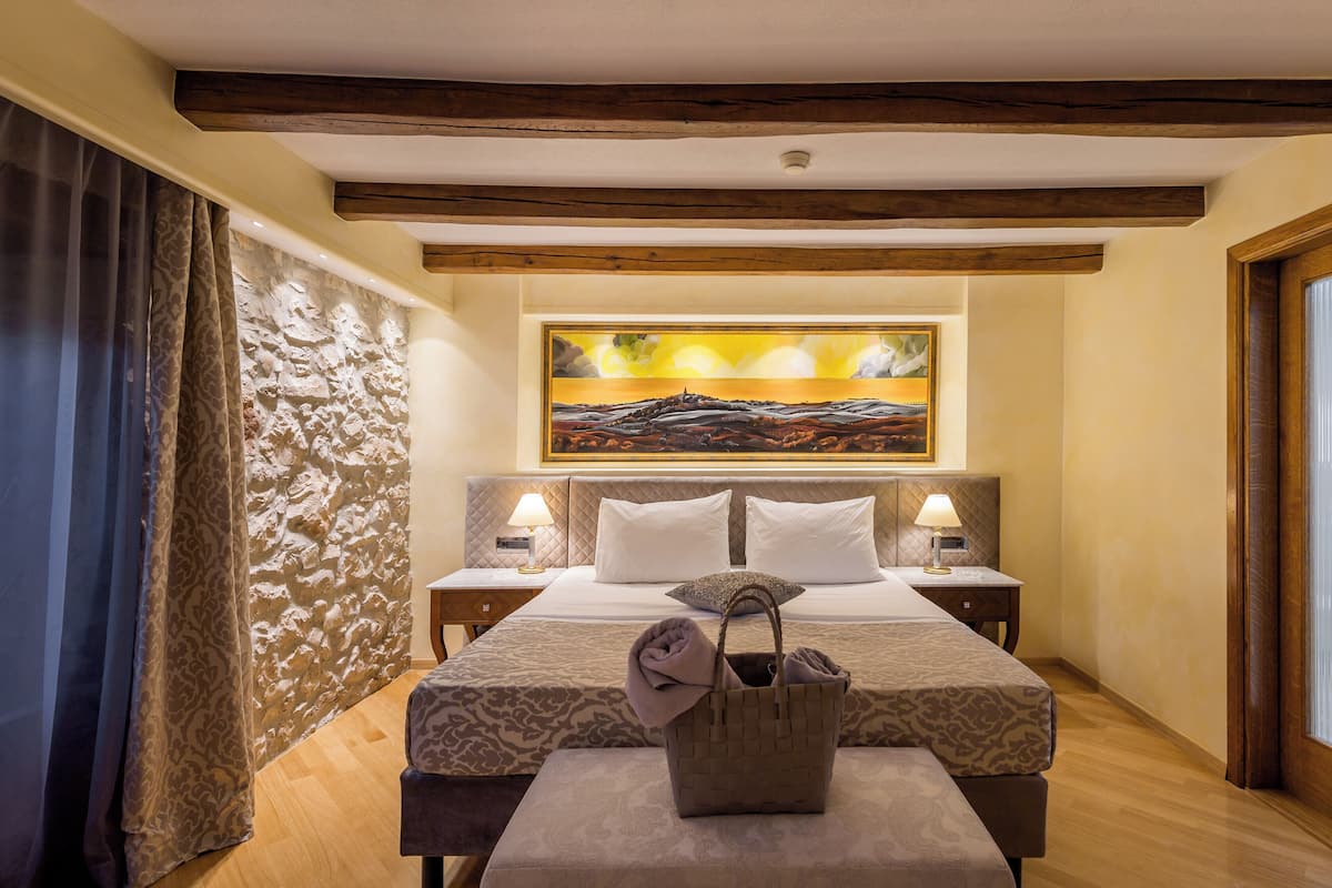 1 bedroom, minibar, in-room safe, individually decorated
