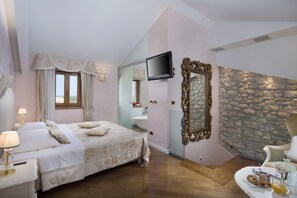 Minibar, in-room safe, individually decorated, individually furnished - Heritage Hotel San Rocco (Brtonigla)