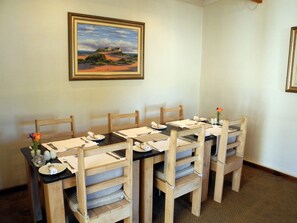 Petit déjeuner complet compris tous les jours