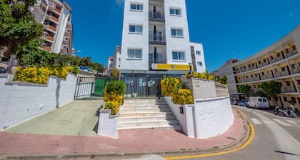 Apartaments AR Melrose Place