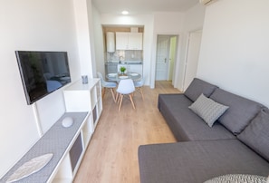 Apartment, 1 Bedroom | Living room