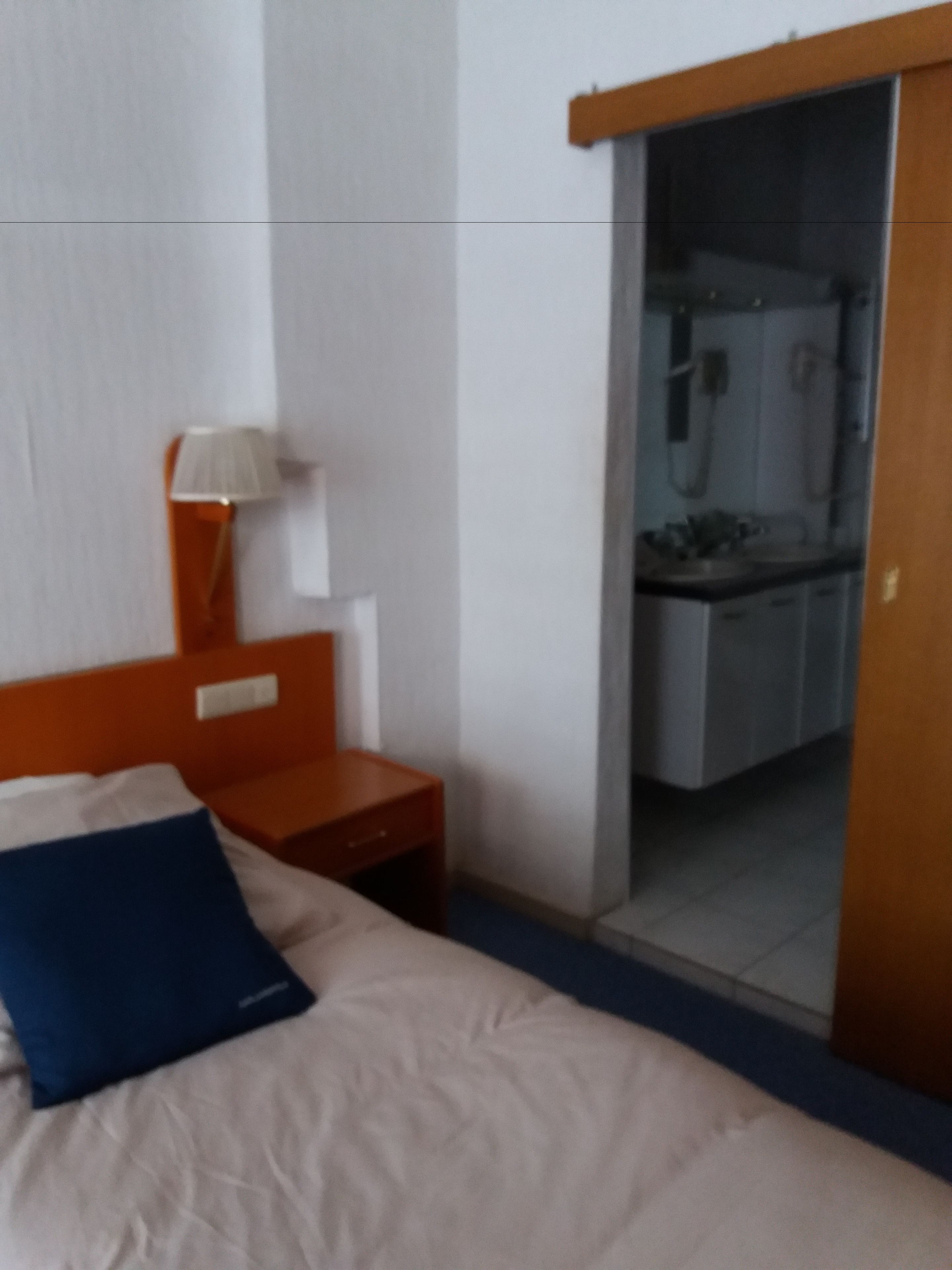 Dobbeltrom, badekar | Bad | Toalettartikler (inkludert), hårføner og håndklær