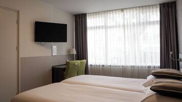 Quadruple Room | Select Comfort beds, desk, free WiFi, bed sheets