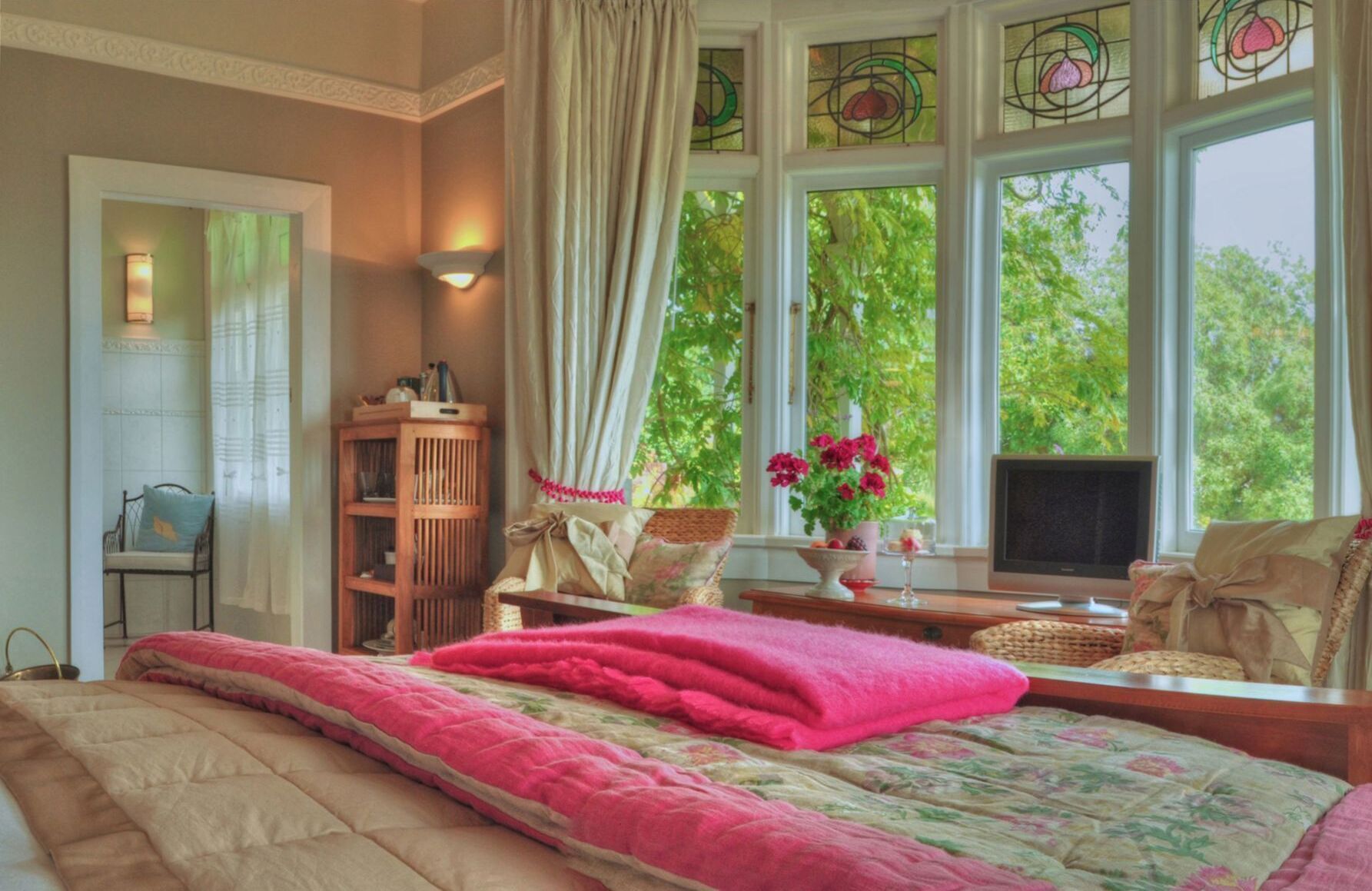 Egyptian cotton sheets, premium bedding, down duvets, free minibar