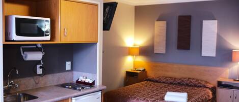 Studio | Premium bedding, desk, iron/ironing board, free WiFi