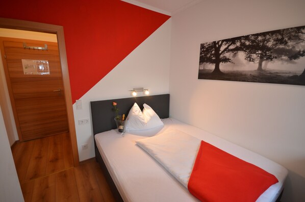 Economy dubbelrum för 1 person | 2 sovrum, allergitestade sängkläder och strykjärn/strykbräda