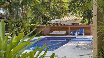 Outdoor pool, pool loungers