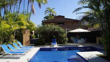 Outdoor pool, sun loungers