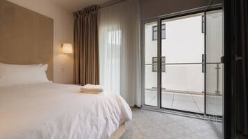 Deluxe Double Room, Balcony | Balcony
