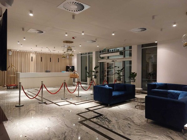 Coin salon dans le hall