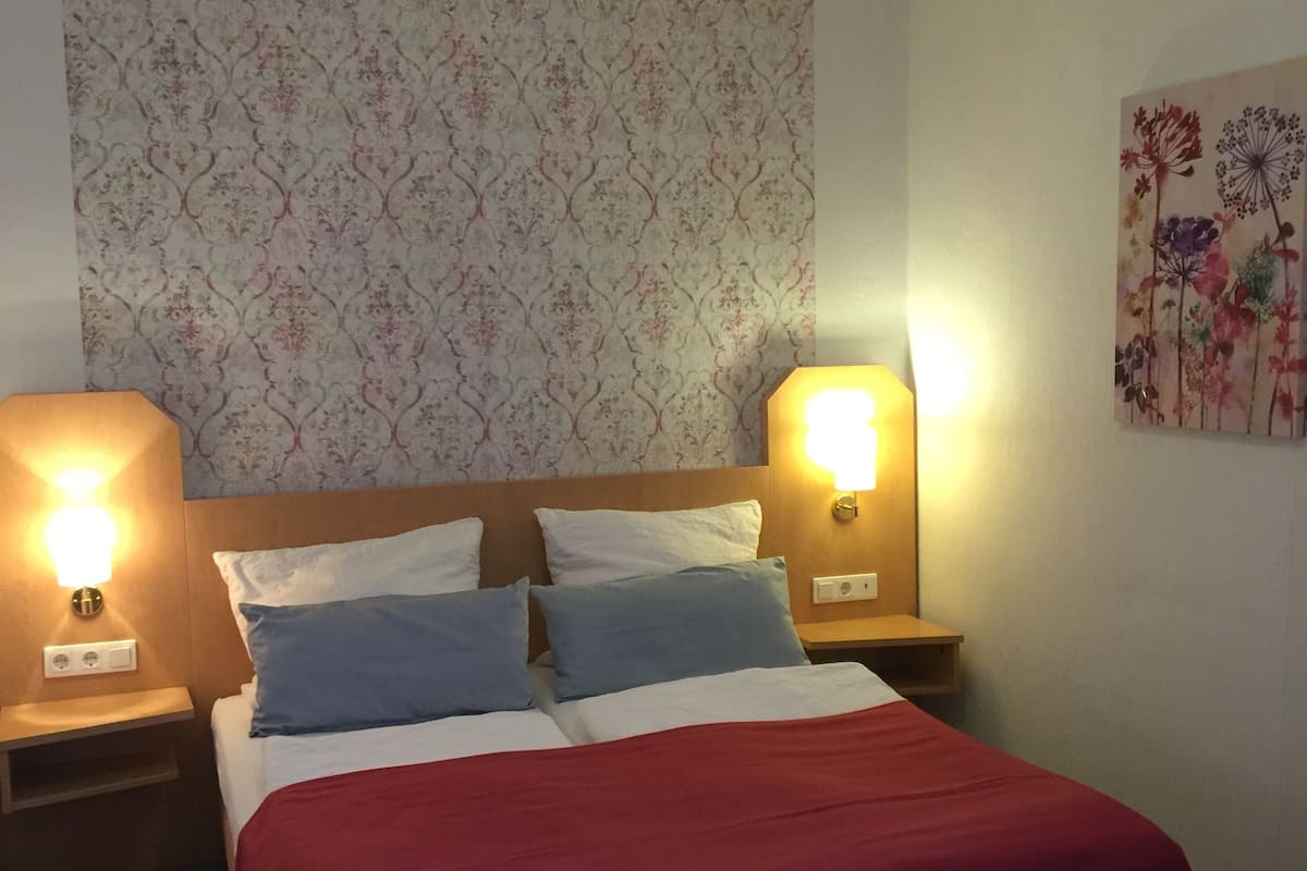 Standaard tweepersoonskamer | 1 slaapkamer, een kluis op de kamer, geluiddichte muren, gratis wifi