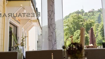 Petit déjeuner buffet compris tous les jours