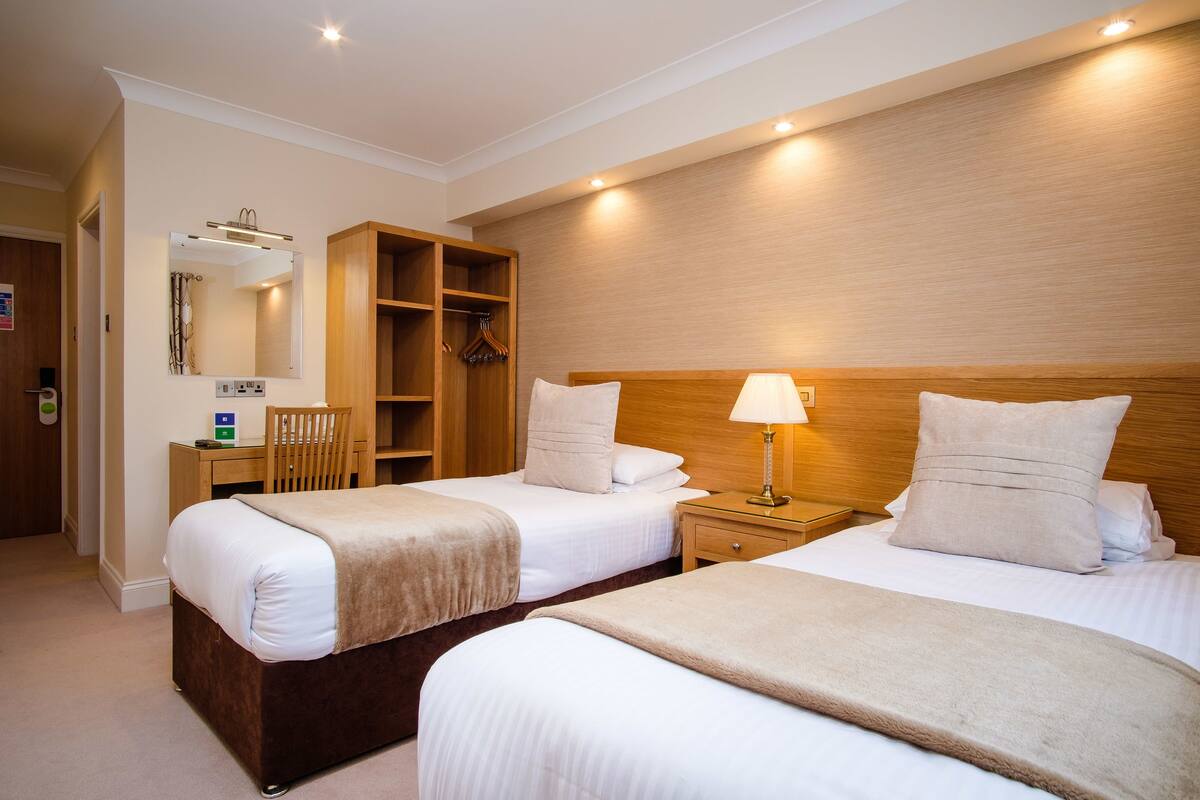 standard twin room | desk, iron/ironing board, travel cot, free wifi